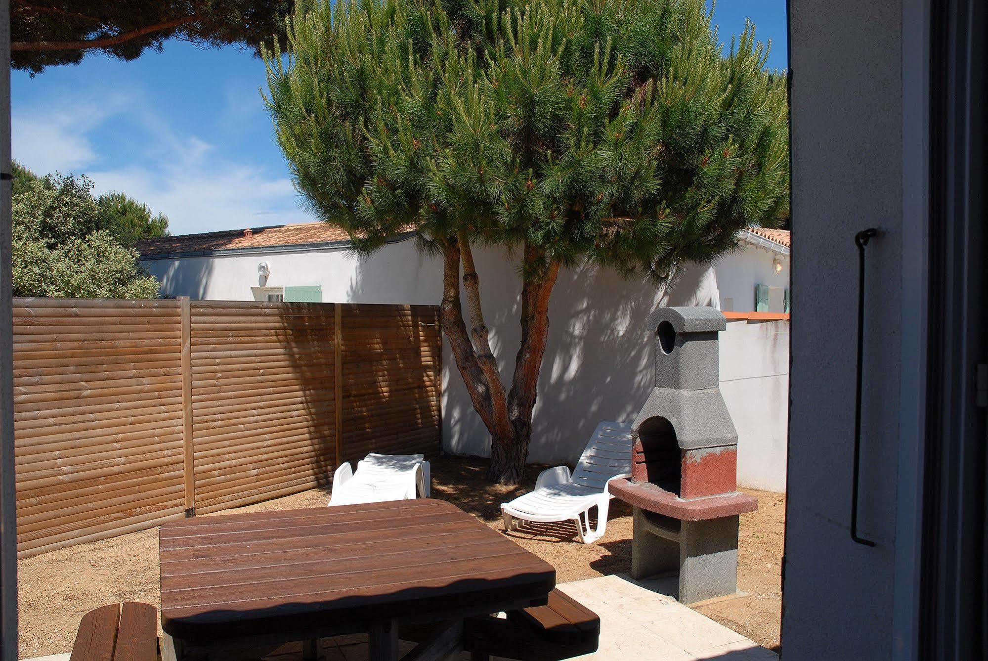 Hotel Jerodel Le Bois-Plage-en-Ré Exteriör bild
