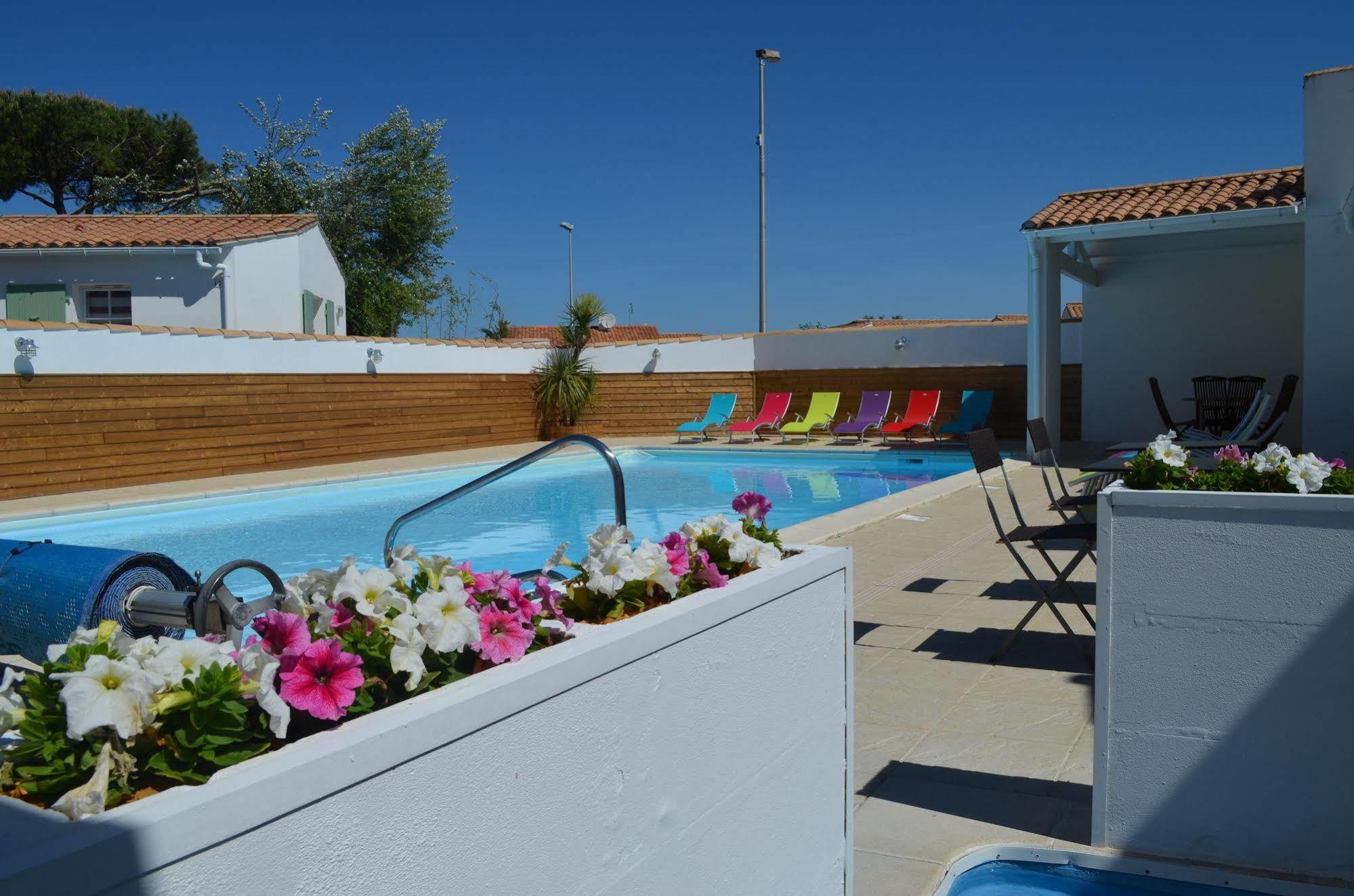 Hotel Jerodel Le Bois-Plage-en-Ré Exteriör bild